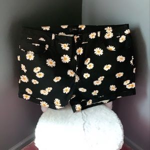 Plus F21 flower shorts